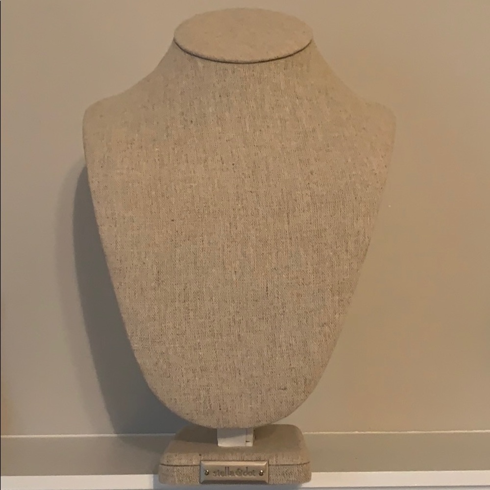 Stella & Dot Neck Form Bust